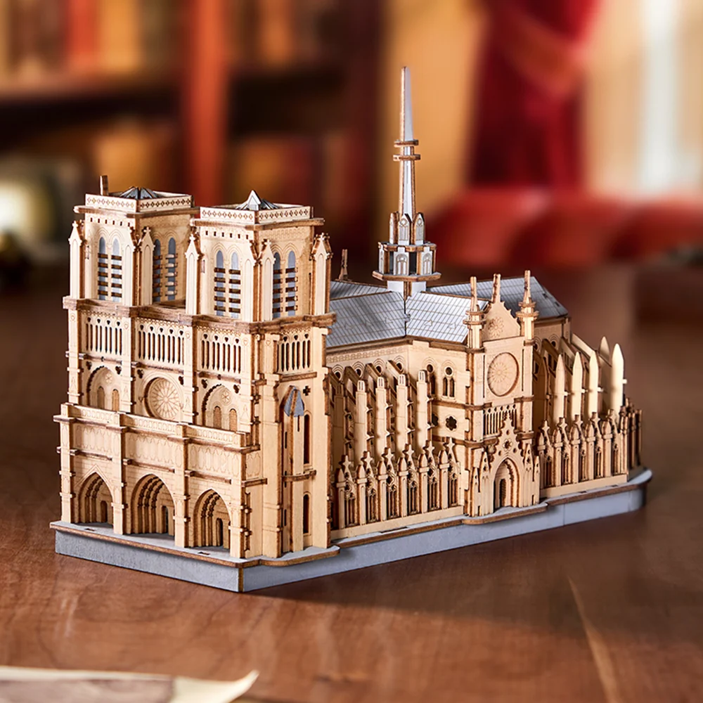 Rowood Paris Cathedral - front