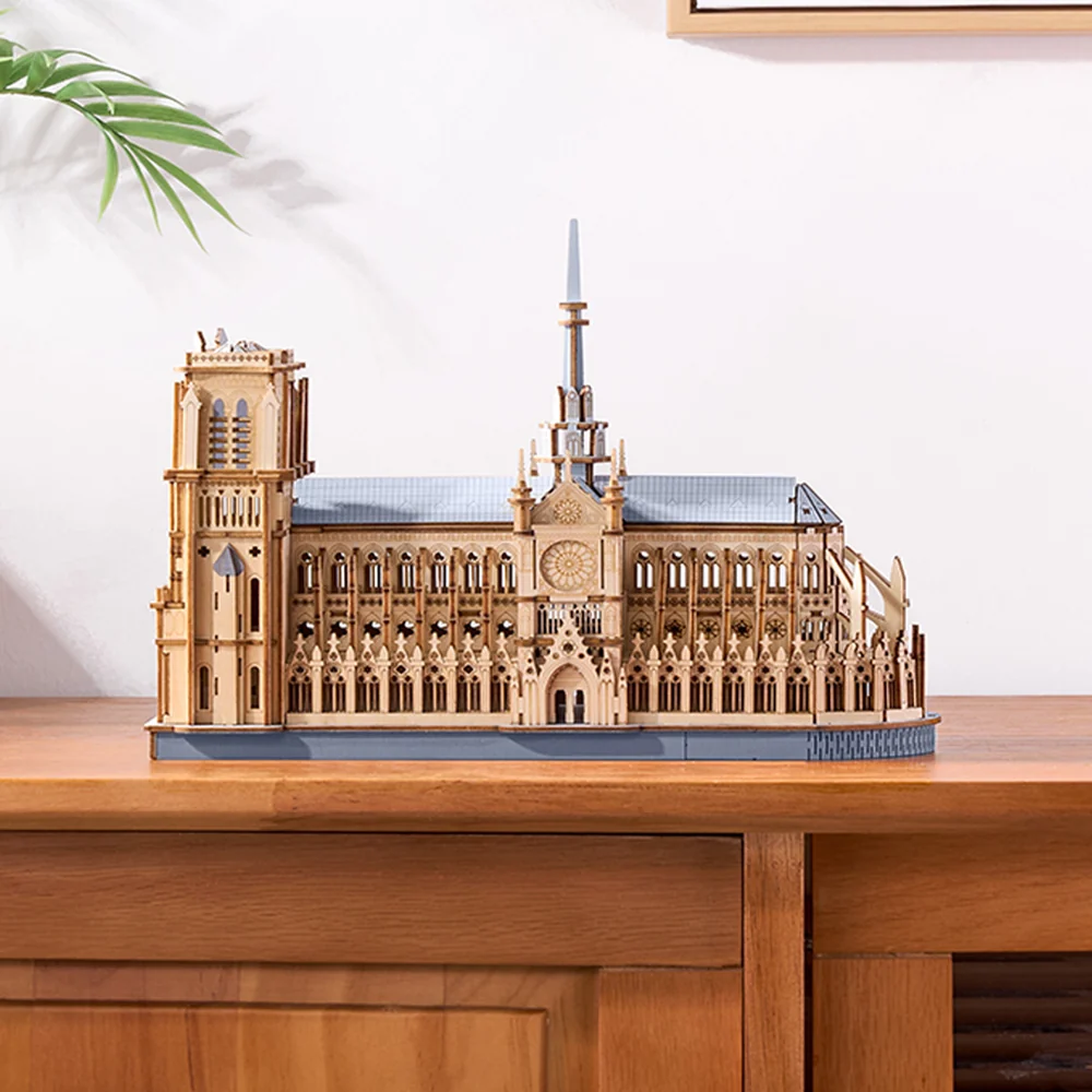 Rowood Paris Cathedral - on the table